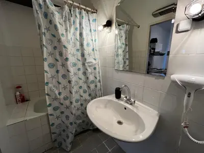 Ein Badezimmer in der Unterkunft Helle DG-Wohnung in Wien I Ruhig, modern & zentral