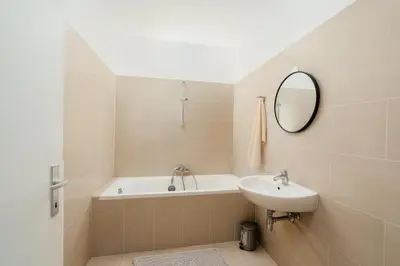 Ein Badezimmer in der Unterkunft Delightful Apartment with Private Balcony in Perfect Location of Vienna