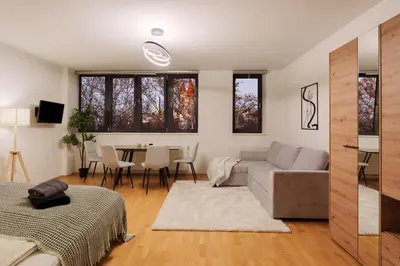 TV/Unterhaltungsangebot in der Unterkunft Delightful Apartment with Private Balcony in Perfect Location of Vienna