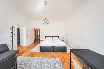 Ein Bett oder Betten in einem Zimmer der Unterkunft Central Cozy Schönbrunn Apartment