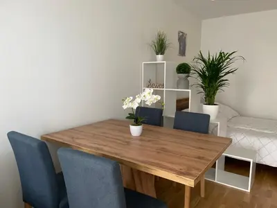 Ein Sitzbereich in der Unterkunft 55 m2 Stylish Apartment with Balcony & Free Parking