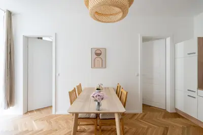 Grundriss der Unterkunft Modern Long-Term Apartment with Balcony