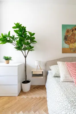 Ein Bett oder Betten in einem Zimmer der Unterkunft Modern Long-Term Apartment with Balcony