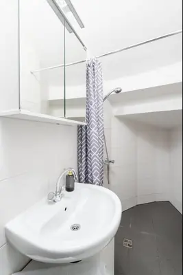 Ein Badezimmer in der Unterkunft Central Stone Stylish Apartment