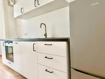 Küche/Küchenzeile in der Unterkunft 105 m2 Renovated Apartment Near Metro