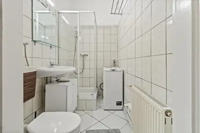 Ein Badezimmer in der Unterkunft Near Mariahilfer Straße - 3 minutes to U3 metro - Monthly Stays