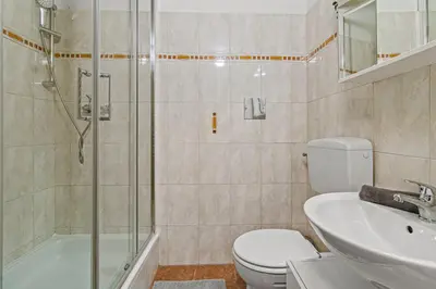Ein Badezimmer in der Unterkunft Near Mariahilfer Straße - 3 minutes to U3 metro - Monthly Stays