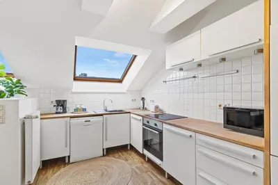 Küche/Küchenzeile in der Unterkunft Long Term Rental - 1BR Near Stadthalle