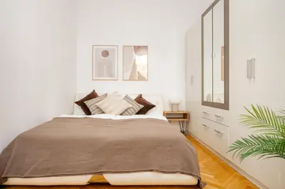 Ein Bett oder Betten in einem Zimmer der Unterkunft Close to Reumannplatz - Monthly Stays