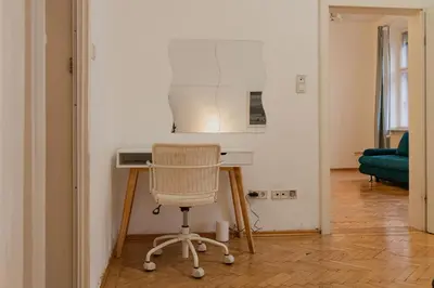 Grundriss der Unterkunft Deluxe 3BR Apt Wiener Stadthalle