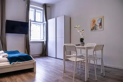Ein Sitzbereich in der Unterkunft Modern Apartment in Wiener Stadthalle Area