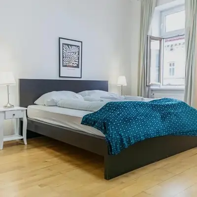 Spacious & Elegant 2BR Apartment Near Wiener Stadthalle
