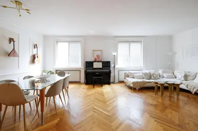 Ein Sitzbereich in der Unterkunft Operastreet Residences - Piano Suite