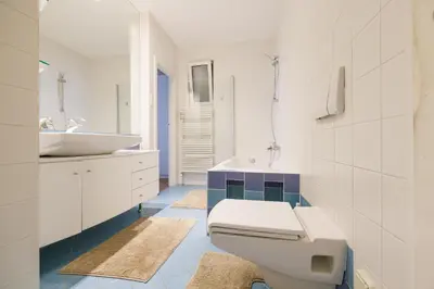 Ein Badezimmer in der Unterkunft Operastreet Residences - Piano Suite
