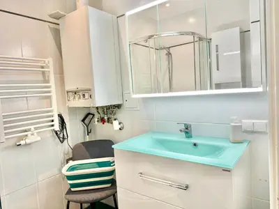 Grundriss der Unterkunft Happy Home near Airport - Free Parking