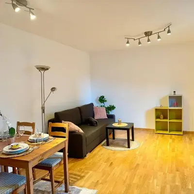 Happy Home near Airport - Free Parking