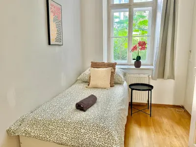 Grundriss der Unterkunft 4 Bedroom Apartment with Backyard