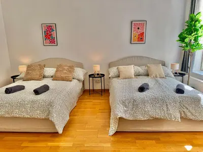 Grundriss der Unterkunft 4 Bedroom Apartment with Backyard