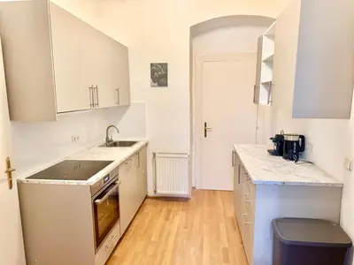 Grundriss der Unterkunft 4 Bedroom Apartment with Backyard