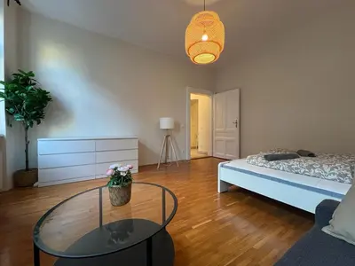 Grundriss der Unterkunft 90 m2 Spacious Apartment with Free Parking