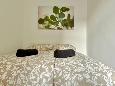 Grundriss der Unterkunft Central Cosy Apartment with Free Parking