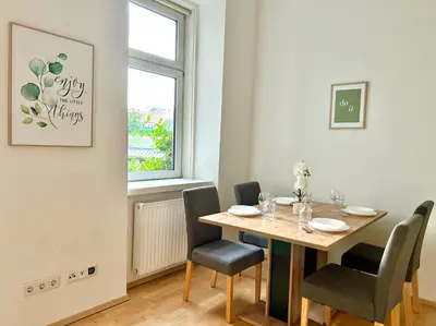 Grundriss der Unterkunft Central Cosy Apartment with Free Parking