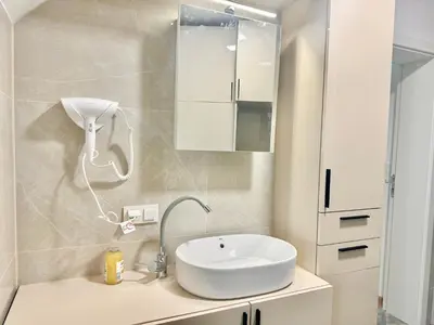 Ein Badezimmer in der Unterkunft Modern Luxury Apartment with Balcony