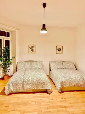 Ein Bett oder Betten in einem Zimmer der Unterkunft 100 m2 3-Bedroom Long-Term Apartment