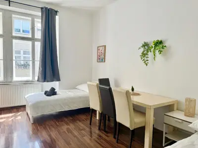 Ein Bett oder Betten in einem Zimmer der Unterkunft Central Long-Term Apartment - near First District