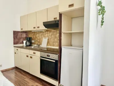 Küche/Küchenzeile in der Unterkunft Central Long-Term Apartment - near First District