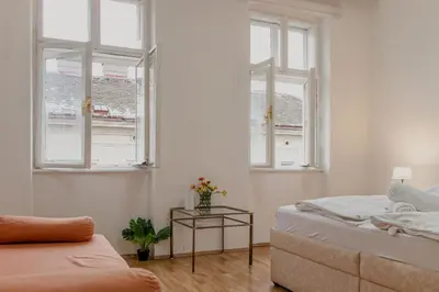 Ein Bett oder Betten in einem Zimmer der Unterkunft Comfortable One Bedroom Apartment in Vienna