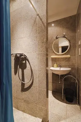 Ein Badezimmer in der Unterkunft Belvedere 1BD Suite Landstraße close to Wien Mitte