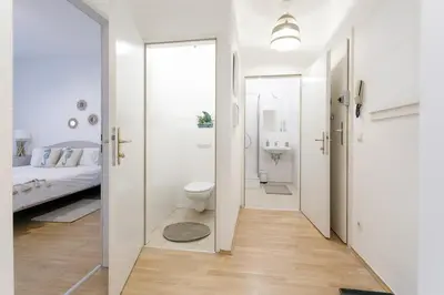 Ein Badezimmer in der Unterkunft Operasteet Residences - Central Business Apartment