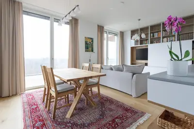 Ein Sitzbereich in der Unterkunft Sunny Oasis, 60 sq m Private Terrace, Park View