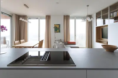 TV/Unterhaltungsangebot in der Unterkunft Sunny Oasis, 60 sq m Private Terrace, Park View