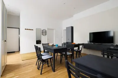 TV/Unterhaltungsangebot in der Unterkunft Crown apartments! Urban Loft near Naschmarkt!