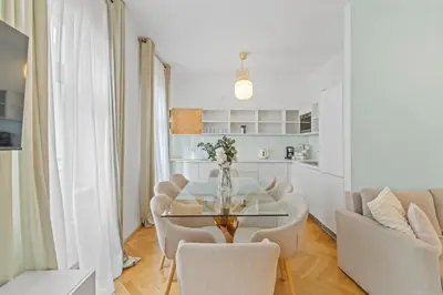 Ein Sitzbereich in der Unterkunft 3 Min to metro - 2BR - Fast access to Stephansdom