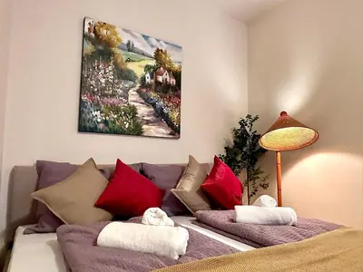 Ein Bett oder Betten in einem Zimmer der Unterkunft Near Rathaus - 5 Min to Center - Fast Wi-Fi