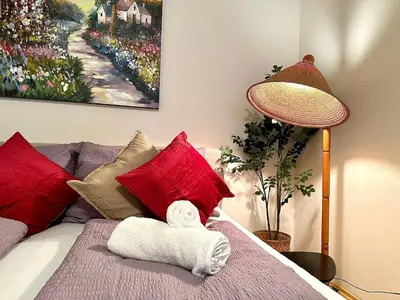 Ein Bett oder Betten in einem Zimmer der Unterkunft Near Rathaus - 5 Min to Center - Fast Wi-Fi