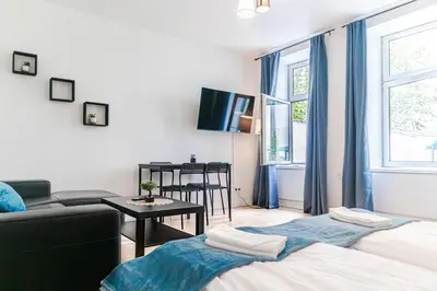 TV/Unterhaltungsangebot in der Unterkunft Modern 1BR Retreat in the heart of Meidling