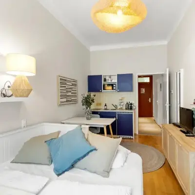 Bright City Hideaway