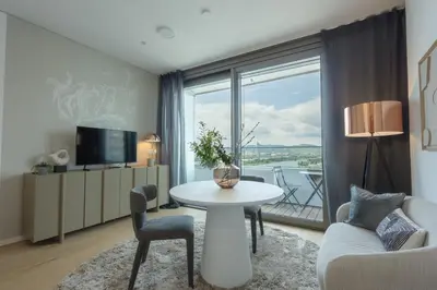 TV/Unterhaltungsangebot in der Unterkunft josef's home l Über den Wolken l Danube Flats 02