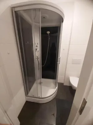 Ein Badezimmer in der Unterkunft Cozy room in Favoriten