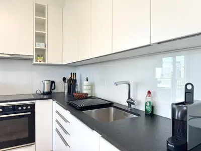 Küche/Küchenzeile in der Unterkunft 70m2 Apartment near Kirschblütenpark - UNO-City - Vienna International School