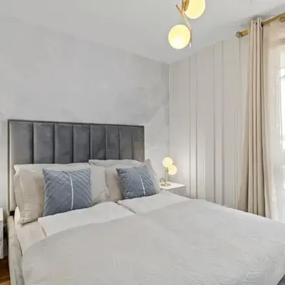 1-BR with Outdoor Space - Onsite Parking for 19