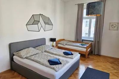 Grundriss der Unterkunft Quiet Apartment with Easy City Access - Close to U3 Schweglerstraße