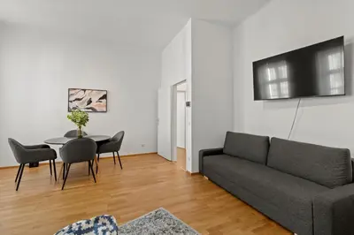 TV/Unterhaltungsangebot in der Unterkunft 5 Min to Karlsplatz I Next to Naschmarkt
