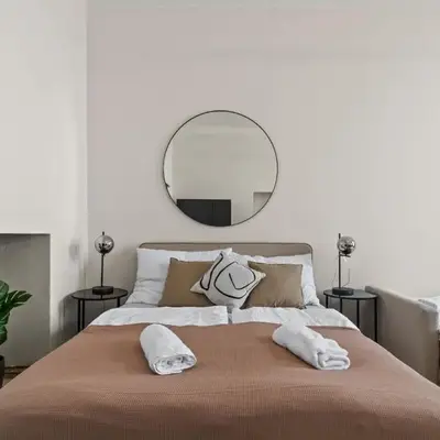 Near AKH and U6 - 2BR - Fast City Access