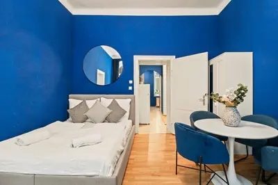 Ein Bett oder Betten in einem Zimmer der Unterkunft Modern Apartments - 1 min to Reumannplatz - Easy City Centre Access