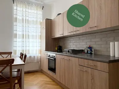 Küche/Küchenzeile in der Unterkunft ampm Malfattigasse - Coliving Vienna I Monthly Stays